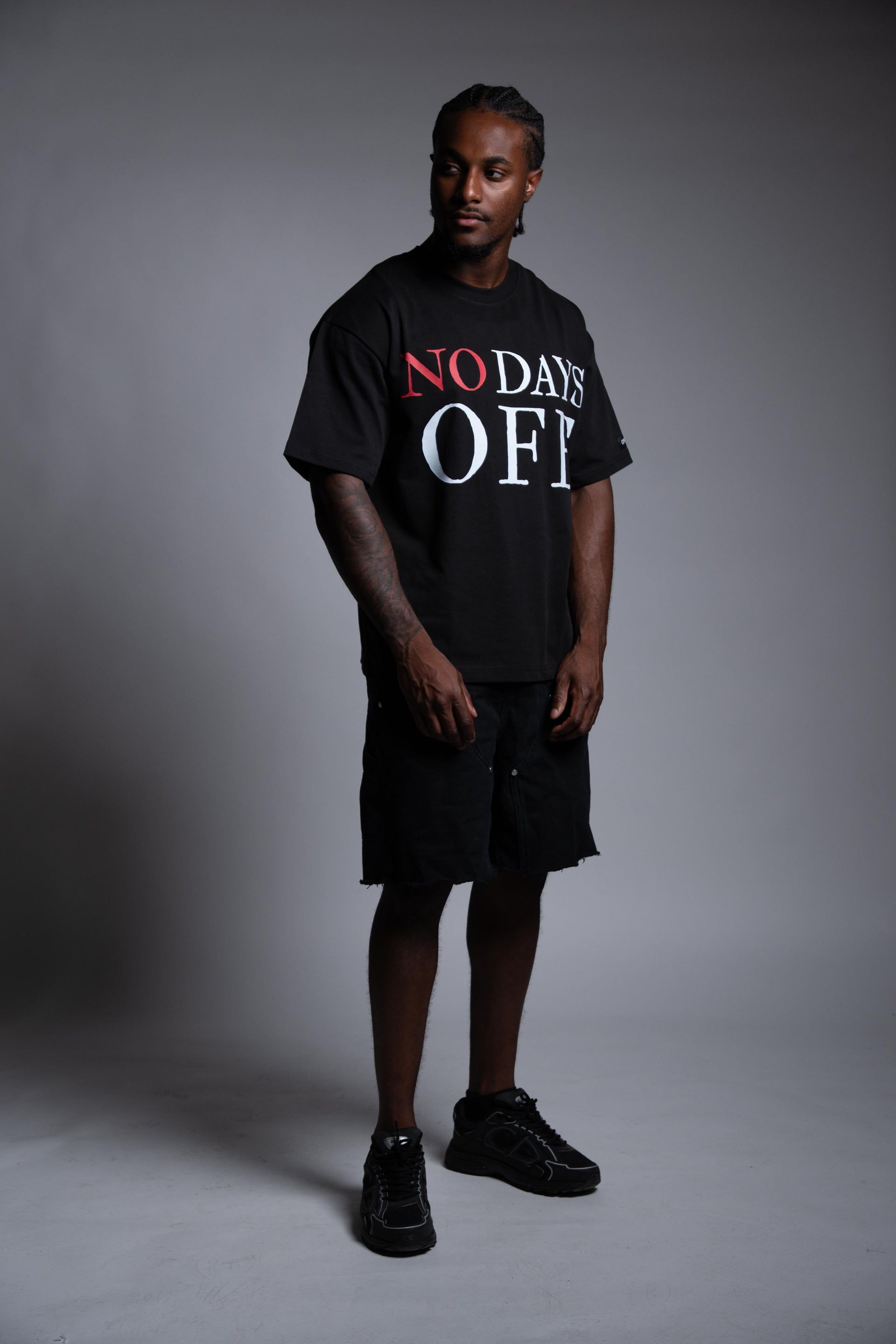 “No Days Off” - T-Shirt
